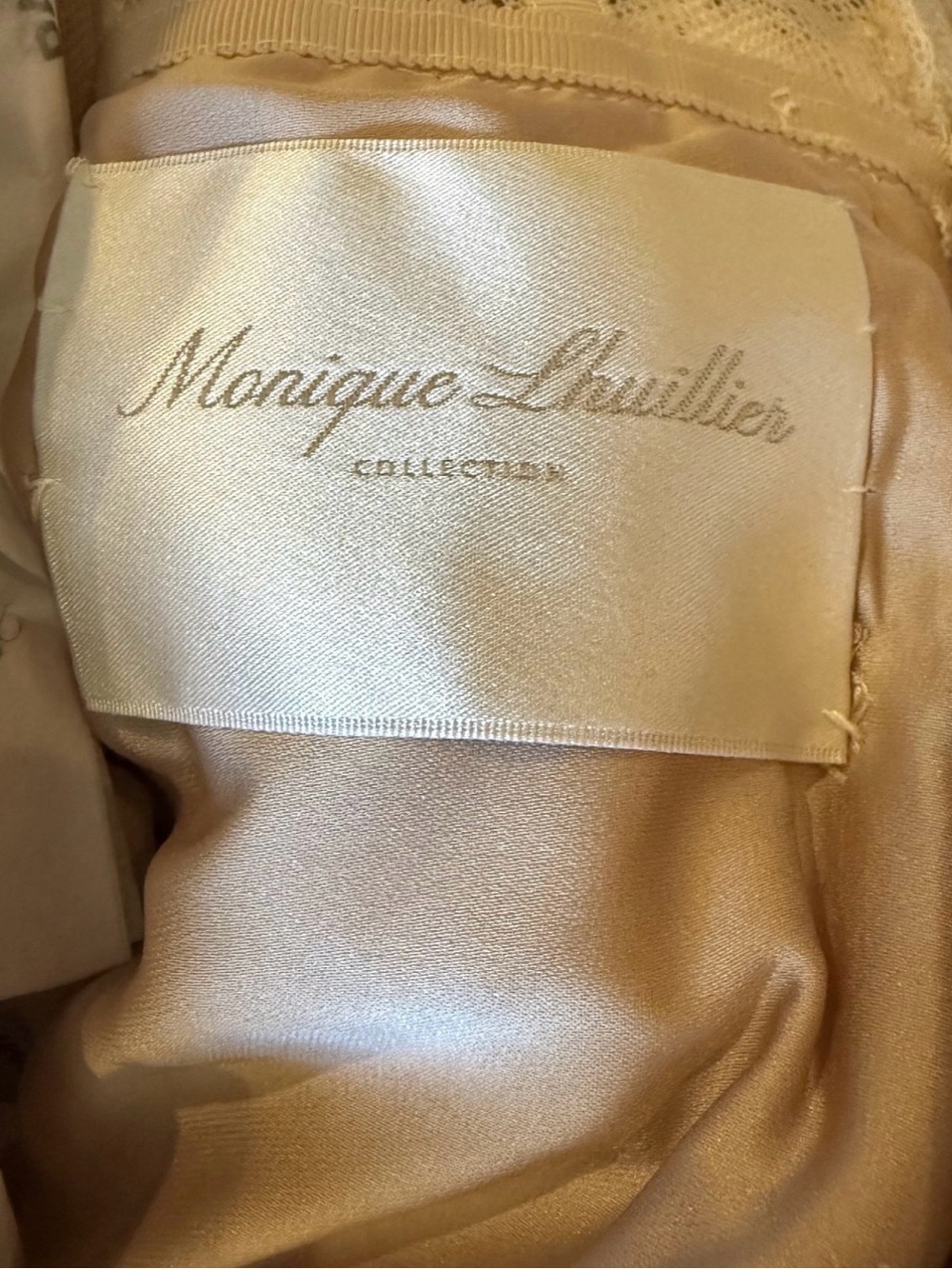 Monique Lhuillier Truly - Picture 3 of 7